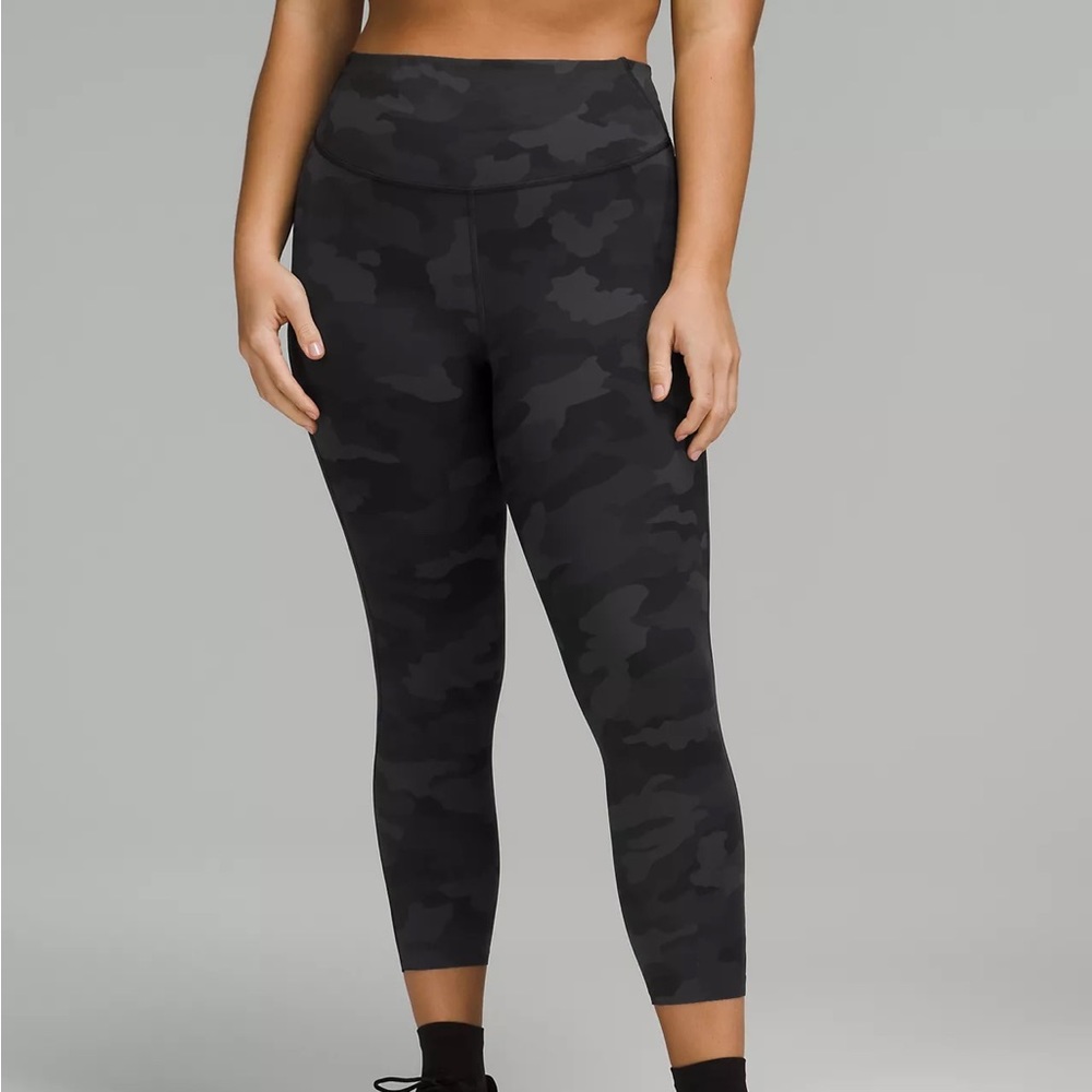 Base Pace High-Rise Crop 23"